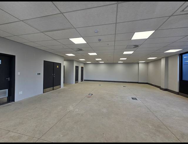 12,674M² WAREHOUSE TO LET IN LINBRO PARK